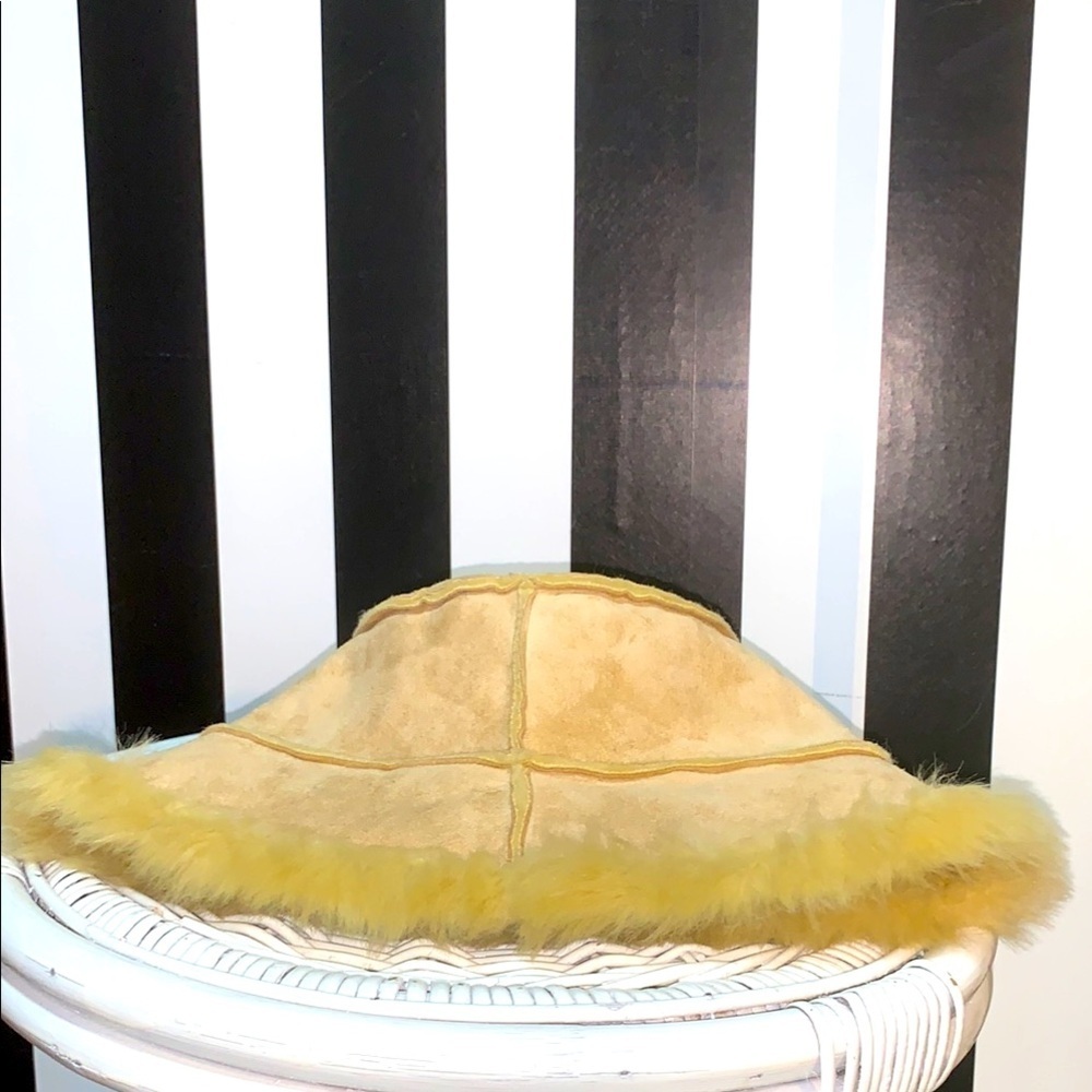 Y2K Vintage Tan Faux Suede /Fur Shearling Bucket Hat Reversible Unisex - Picture 2 of 5